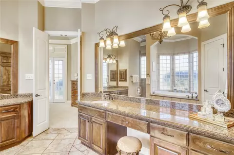 Bath - 4200 Serrano Ct, Bryan, TX 77802 photo 2 of 7