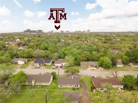 906 Holleman Dr, College Station, TX 77840