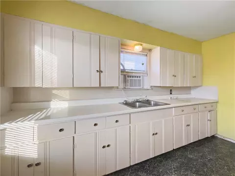 Kitchen - 409 E 6th St, Hearne, TX 77859 photo 2 of 2