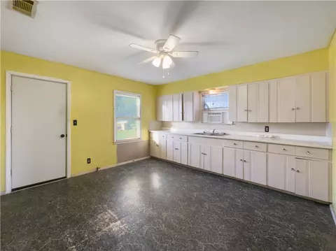 Kitchen - 409 E 6th St, Hearne, TX 77859 photo 1 of 2