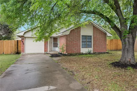 2906 Cheshire Dr, Bryan, TX 77803