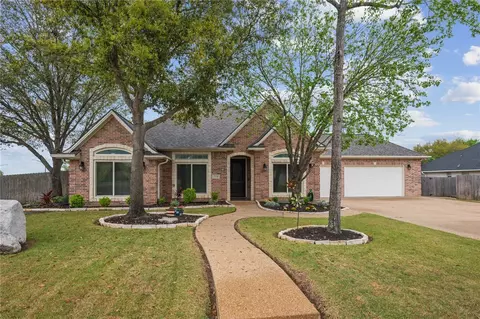 708 Kingsmill Ct, College Station, TX 77845