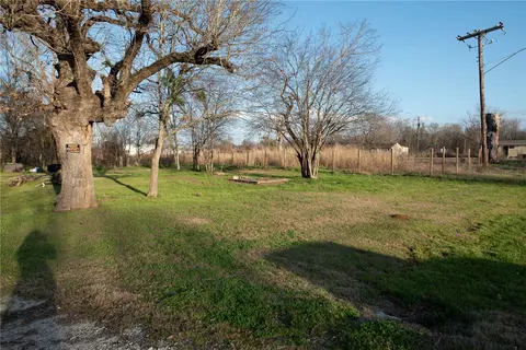900 Post Oak St, Calvert, TX 77837 photo 9