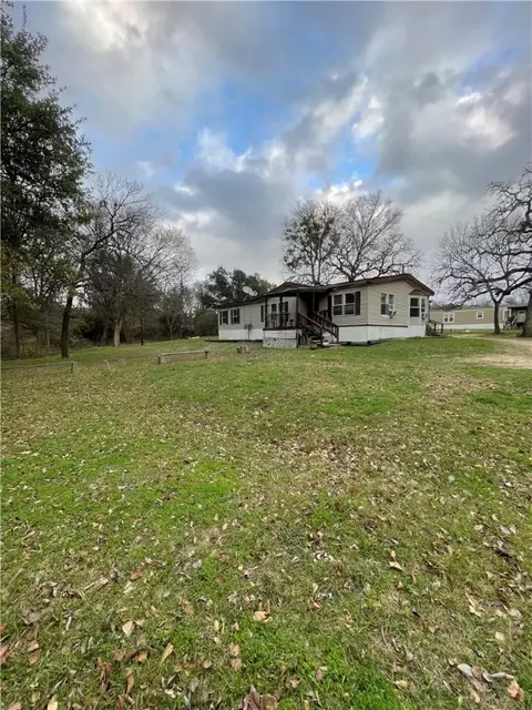 205 Kaye, Snook, TX 77878