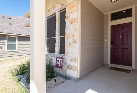 2024 Kathryn Dr, Bryan, TX 77807 photo 3