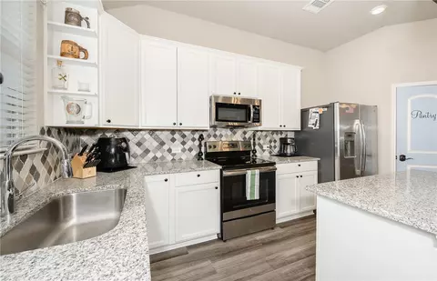 2024 Kathryn Dr, Bryan, TX 77807 photo 10