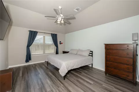 2024 Kathryn Dr, Bryan, TX 77807 photo 13