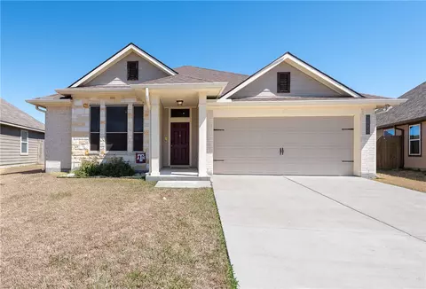 2024 Kathryn Dr, Bryan, TX 77807 photo 2