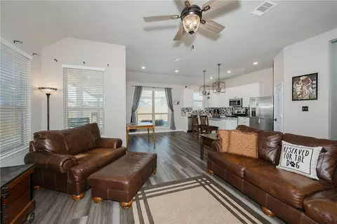 2024 Kathryn Dr, Bryan, TX 77807 photo 6