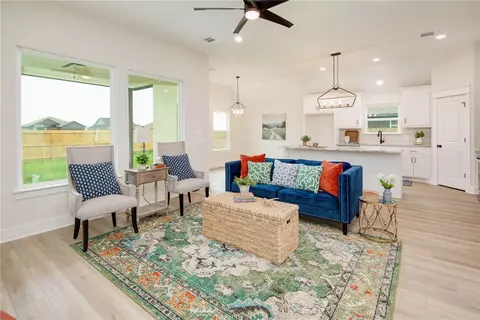 474 Harvest Lake Dr, Snook, TX 77878