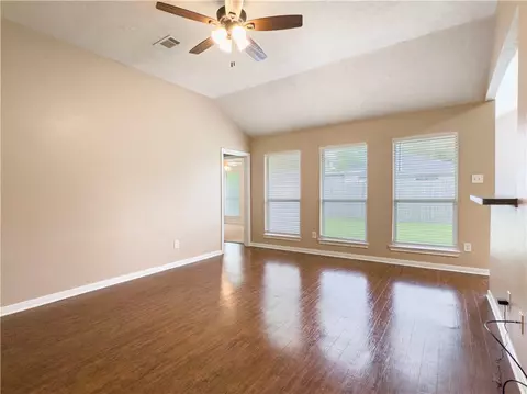 1500 Prairie Dr, Bryan, TX 77802 photo 4