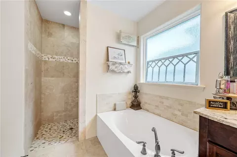 Bath - 3068 Archer Cir, Bryan, TX 77808 photo 2 of 4