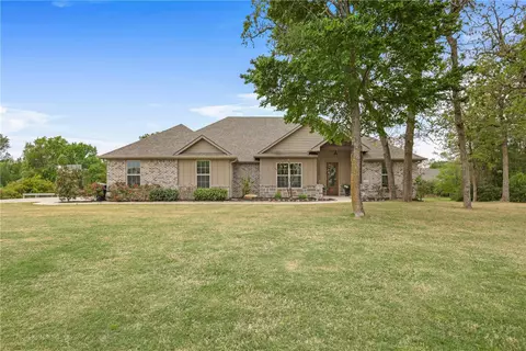 9893 Mountbatten Trl, Iola, TX 77861