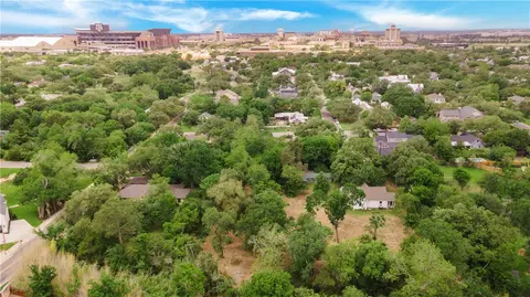 400 Suffolk Ave, College Station, TX 77840