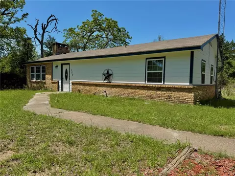 169 Blossom Ln, Hilltop Lakes, TX 77871
