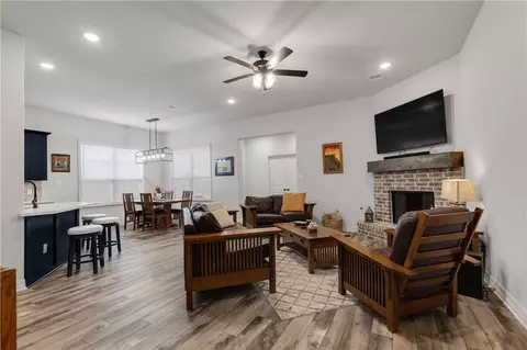 2903 Spector Dr, Bryan, TX 77808 photo 2