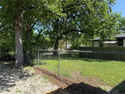 109 Pleasant St, Bryan, TX 77801 photo 5