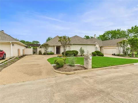 5004 Hogan, College Station, TX 77845