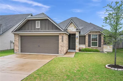 2029 Markley Dr, Bryan, TX 77807