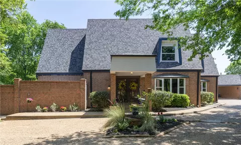 501 College View Dr, Bryan, TX 77801