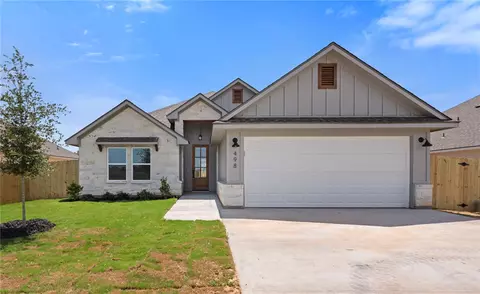 498 Harvest Lake Dr, Snook, TX 77878
