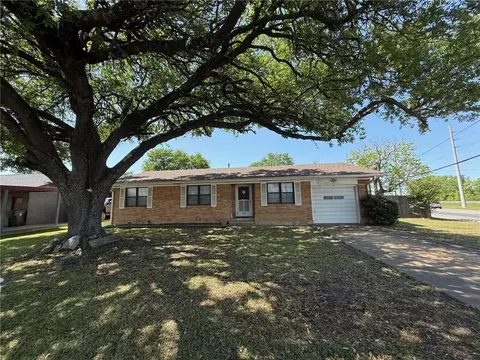 Exterior - 800 Union St, Bryan, TX 77801 photo 2 of 14