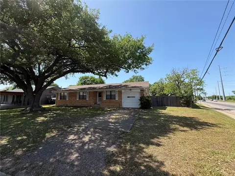 Exterior - 800 Union St, Bryan, TX 77801 photo 3 of 14