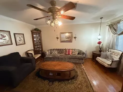 Living - 800 Union St, Bryan, TX 77801 photo 2 of 5