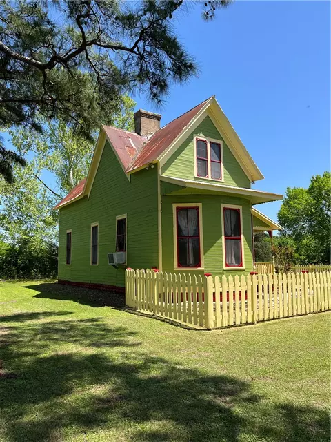Exterior - 1100 Maple, Calvert, TX 77837 photo 2 of 10