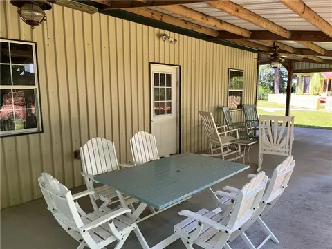 Exterior - 1100 Maple, Calvert, TX 77837 photo 6 of 10