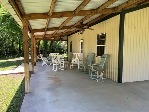 Exterior - 1100 Maple, Calvert, TX 77837 photo 5 of 10