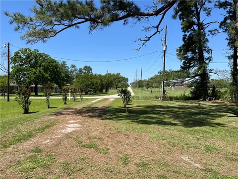Exterior - 1100 Maple, Calvert, TX 77837 photo 10 of 10