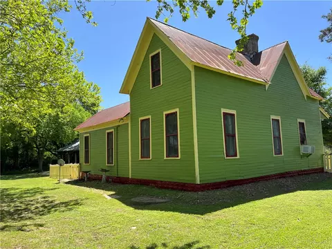Exterior - 1100 Maple, Calvert, TX 77837 photo 3 of 10