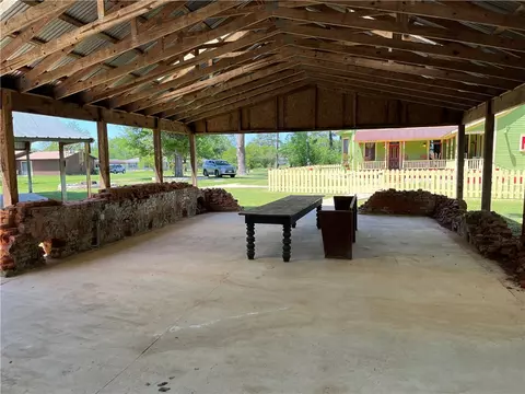 Exterior - 1100 Maple, Calvert, TX 77837 photo 7 of 10