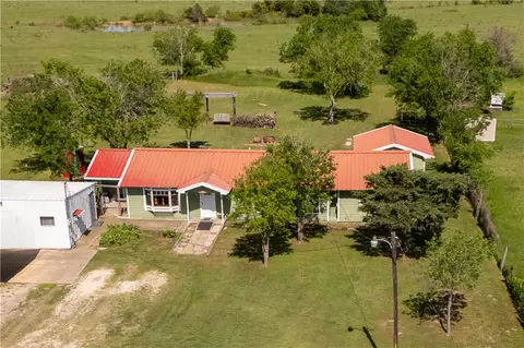 4939 Red Rock Rd, Bryan, TX 77808