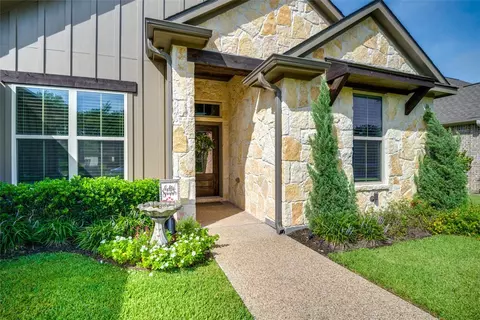 2969 Archer Dr, Bryan, TX 77808