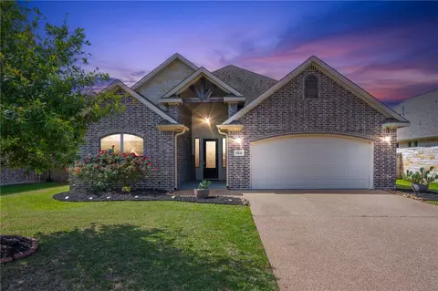 15630 Shady Brook Ln, College Station, TX 77845