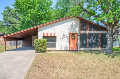 3005 Longleaf Dr, College Station, TX 77845