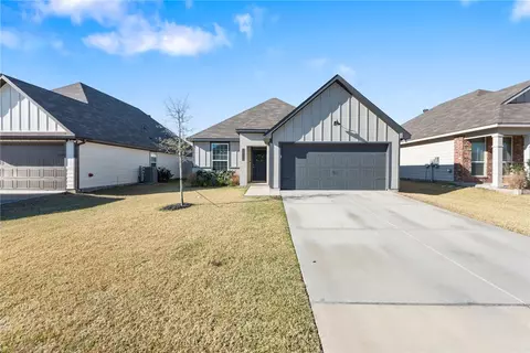 1975 Chief St, Bryan, TX 77807
