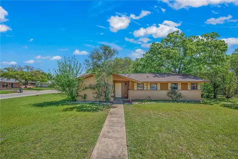 1107 Ruskin Dr, Bryan, TX 77802
