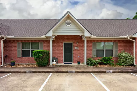 1702 Deacon Drive 303, College Station, TX 77845