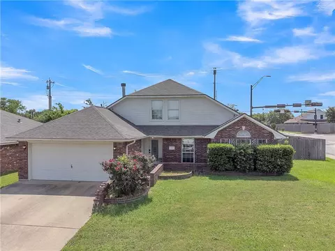 1300 Mullins Loop S, College Station, TX 77845
