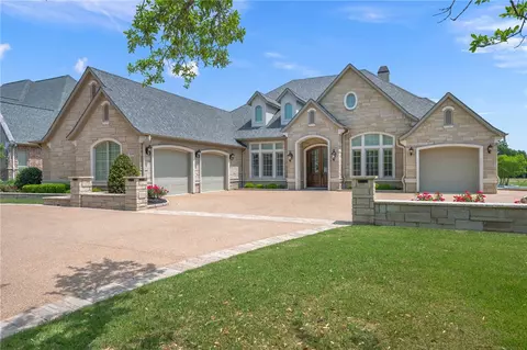 5108 Inverness Dr, Bryan, TX 77802