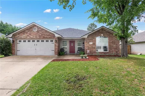 1312 Baywood Ln, College Station, TX 77845