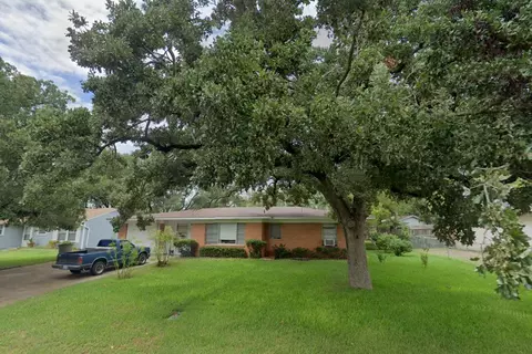 2307 Cindy Ln, Bryan, TX 77801 photo 2