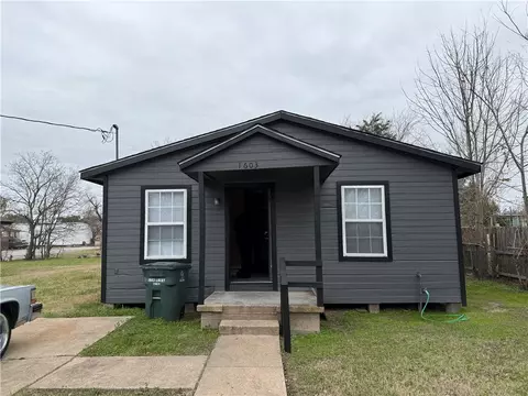 1603 Lucky St, Bryan, TX 77803