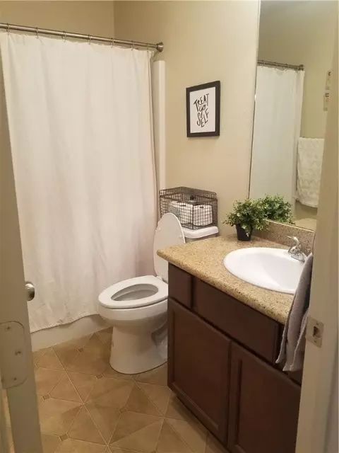 Bath - 2105 Forge Hill Rd, Bryan, TX 77801 photo 2 of 2