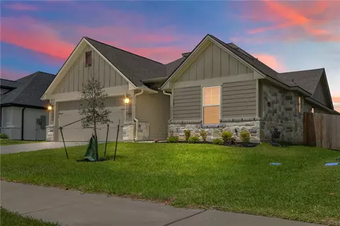 2906 Spector Dr, Bryan, TX 77808