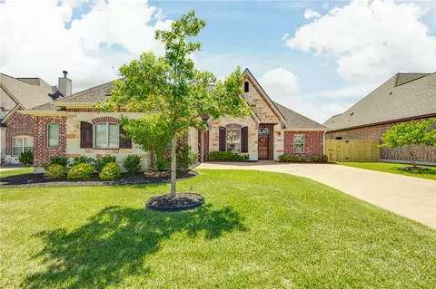 8404 Justin Ave, College Station, TX 77845
