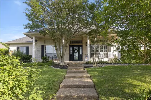 208 Cecilia Ct, College Station, TX 77845